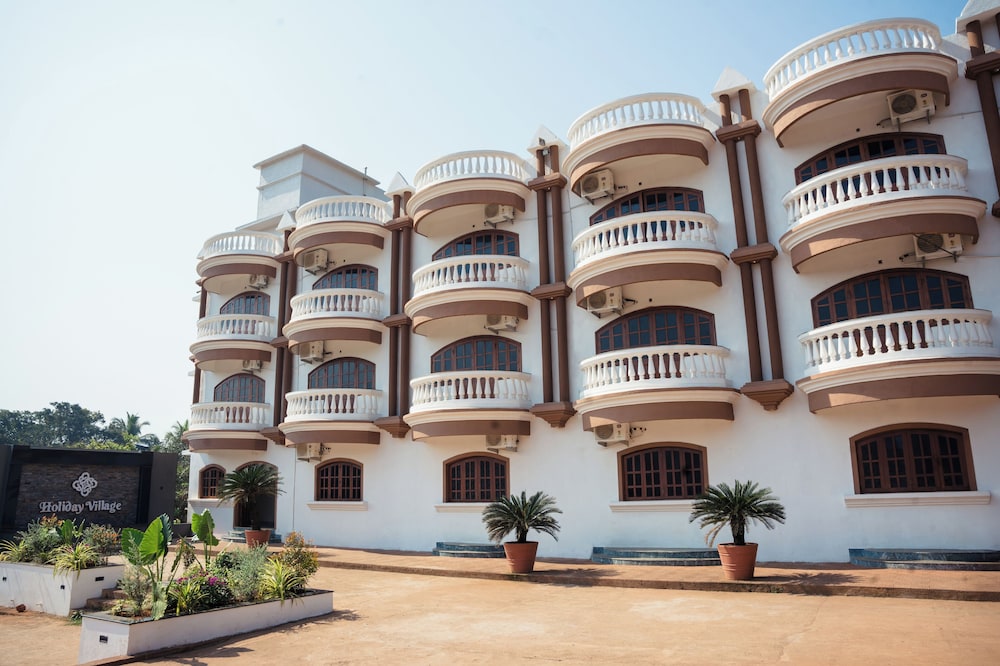 hotel holiday village