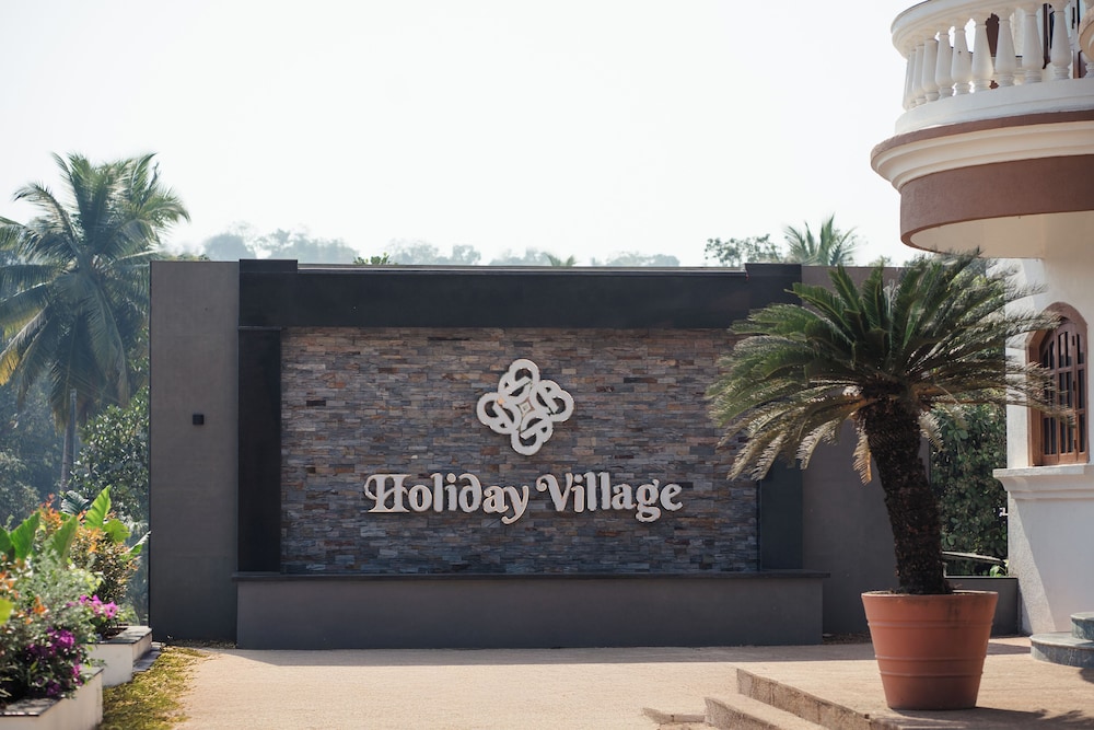 hotel holiday village