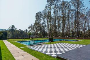 hotel holiday village