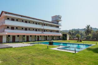 hotel holiday village