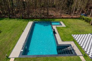 hotel holiday village