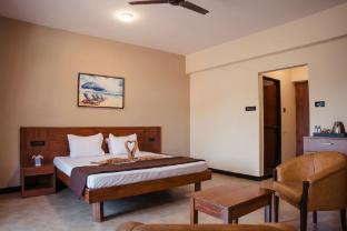 hotel holiday village
