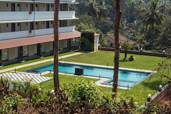 hotel holiday village