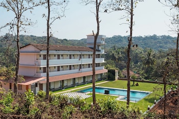 hotel holiday village