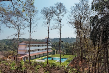 hotel holiday village