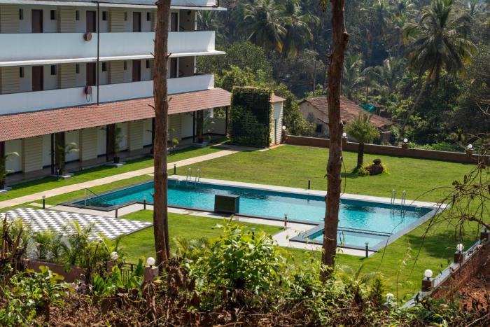 hotel holiday village