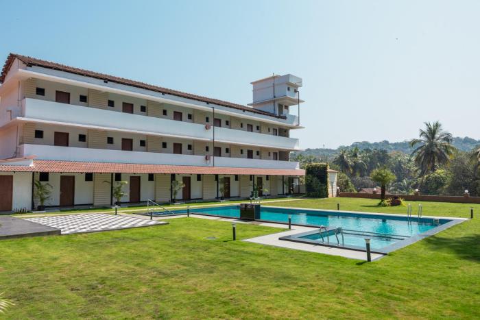 hotel holiday village