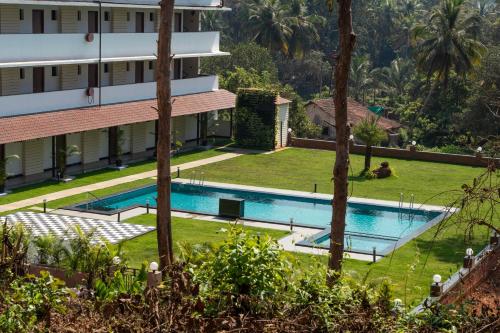 hotel holiday village