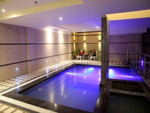 raj vilas agra near taj mahal