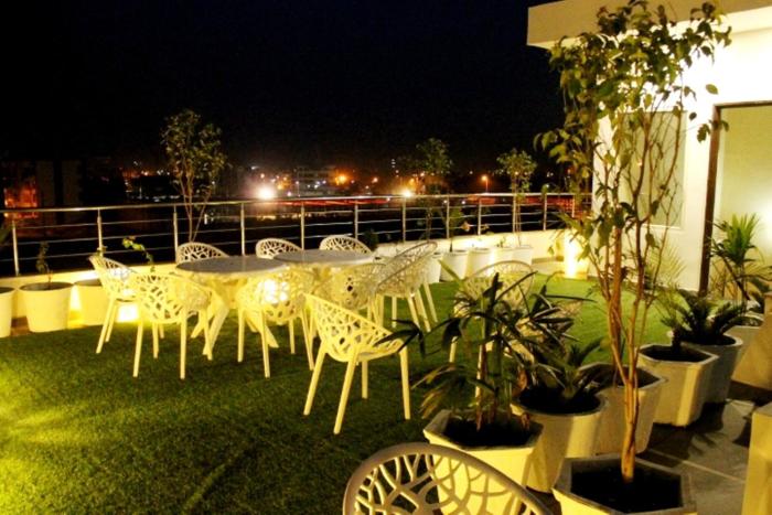 raj vilas agra near taj mahal