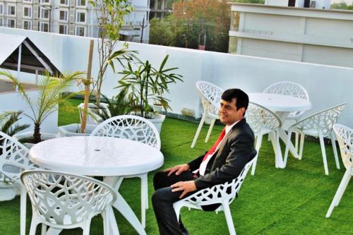 raj vilas agra near taj mahal