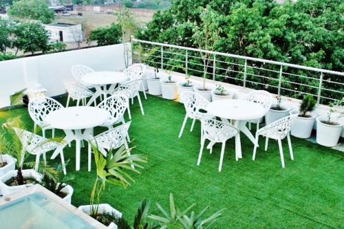 raj vilas agra near taj mahal