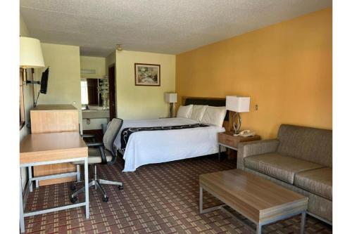 Budget Inn By Belvilla St George I-95,,2 star