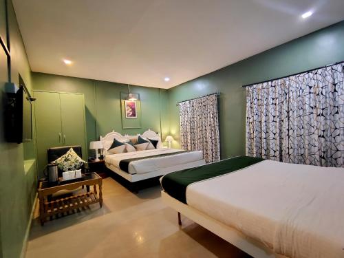 7 Roads Resort 50Mts To Lake,,2 star