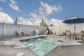 Comfort Inn Troutdale - Portland East,Near Columbia Gorge Premium Outlets,3 star