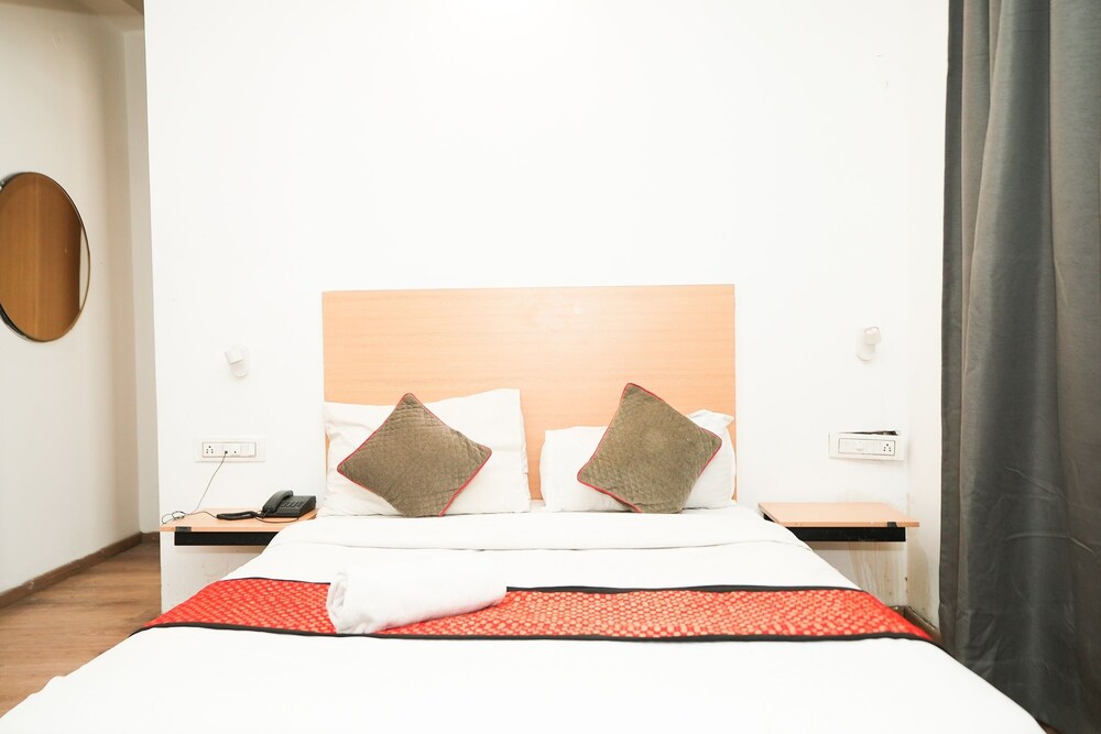 hotel royal galaxy