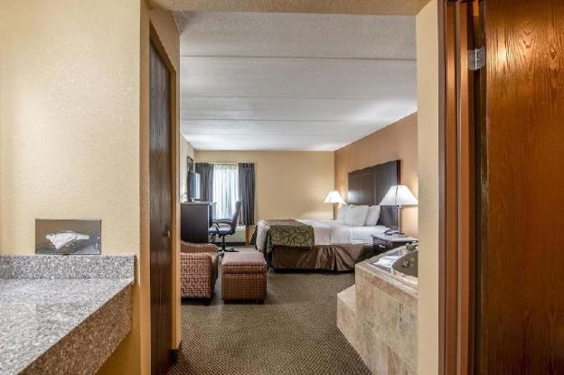 quality inn tully i 81