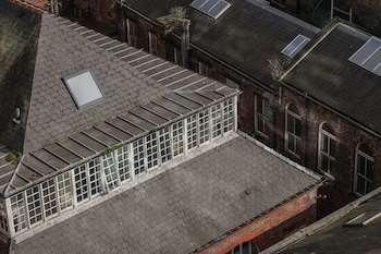 white tulip central 3bedroom duplex loft