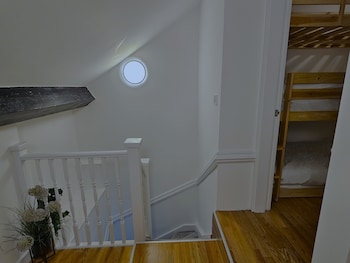 White Tulip Central 3Bedroom Duplex Loft,,3 star