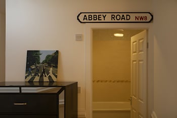 white tulip central 3bedroom duplex loft