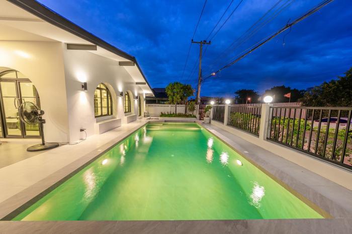 the 38 pool villas pattaya