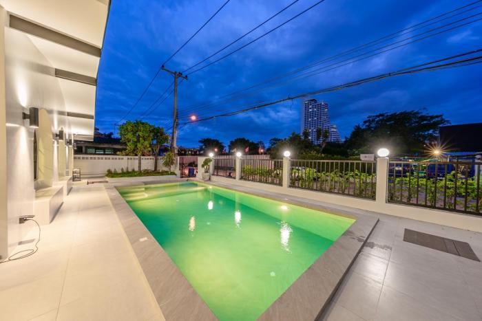 the 38 pool villas pattaya