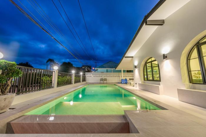 the 38 pool villas pattaya