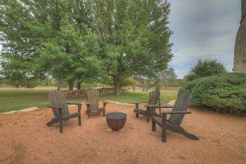 Blakey At Sunset Valley Ranch,3503 Rm 2721,3 star