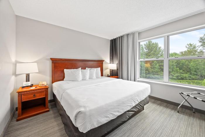 independence stay hotel and suites