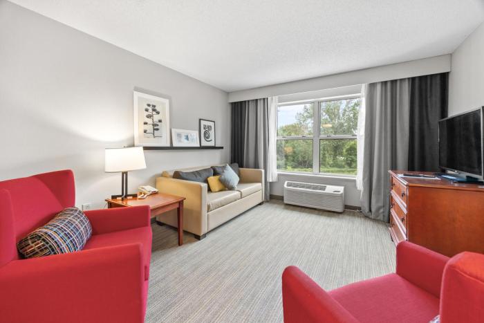 independence stay hotel and suites