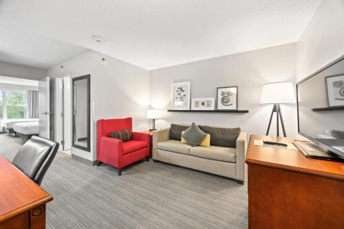 independence stay hotel and suites