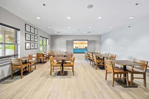 independence stay hotel and suites