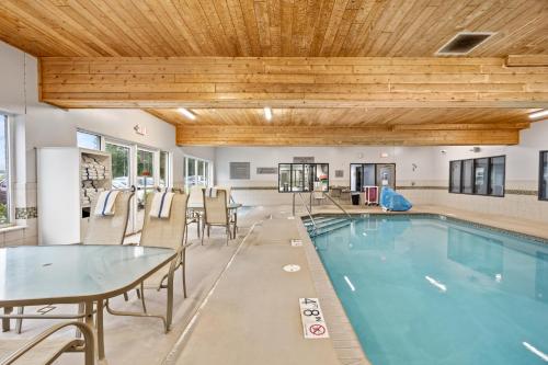 independence stay hotel and suites