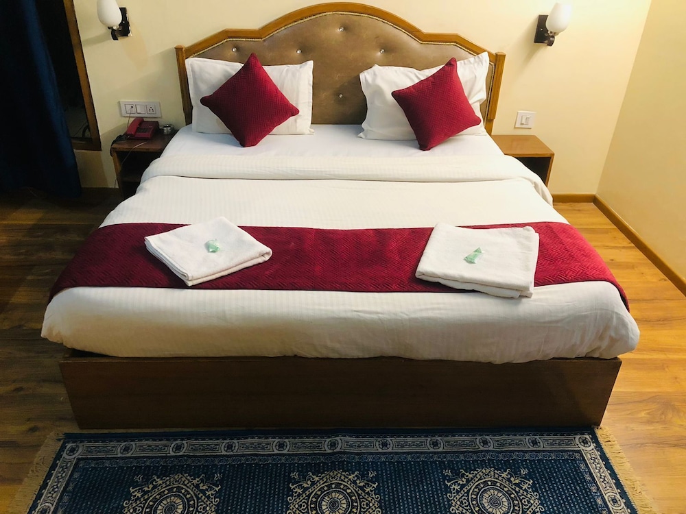 shreshtam lakhnpal resort