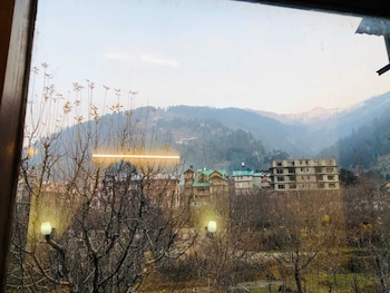 shreshtam lakhnpal resort