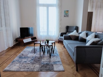 royal apartment in talaat harb downtown