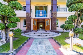luxury 6 bed mansion cas