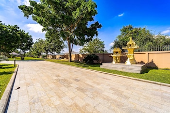 luxury 6 bed mansion cas