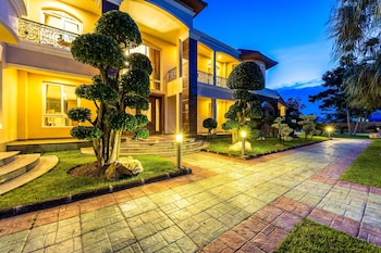 luxury 6 bed mansion cas