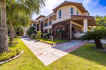 luxury 6 bed mansion cas