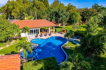 luxury 6 bed mansion cas