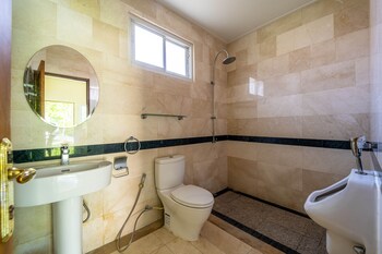 luxury 6 bed mansion cas