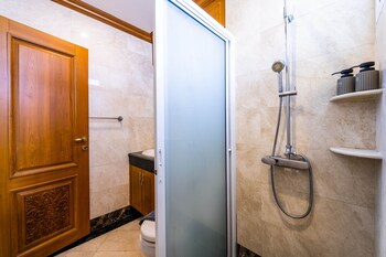luxury 6 bed mansion cas