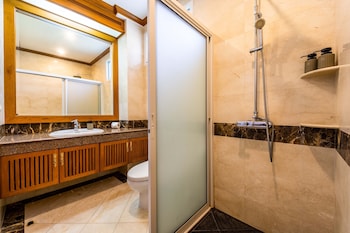 luxury 6 bed mansion cas