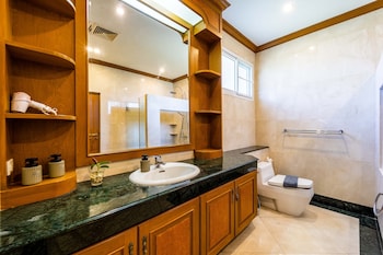 luxury 6 bed mansion cas
