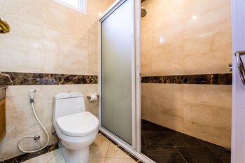 luxury 6 bed mansion cas