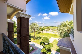 luxury 6 bed mansion cas