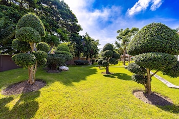 luxury 6 bed mansion cas