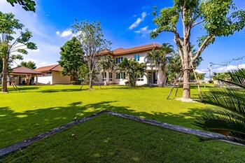 luxury 6 bed mansion cas