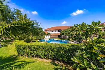 luxury 6 bed mansion cas